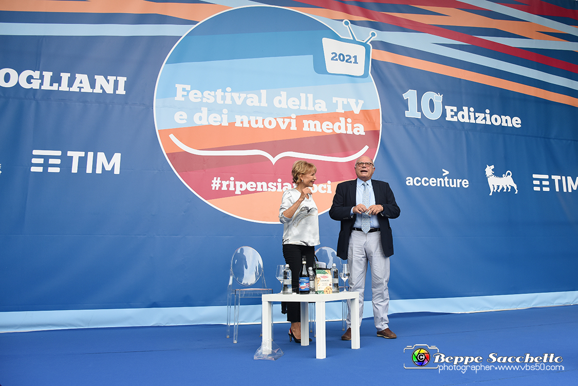 VBS_7970 - Lilli Gruber intervista Massimo Galli Infettivologo.jpg